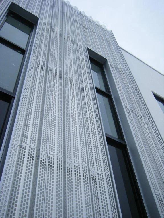 Покрытая порошком алюминиевая панель облицовки с использованием ненесущей стены листа алюминия 3003 алюминиевым